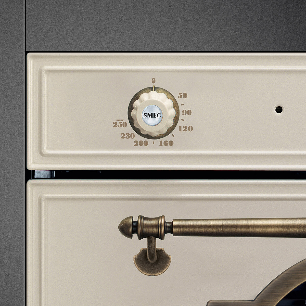 piekarnik-elektryczny-smeg-cortina-sf67c1po-pokretlo-temperatury.jpg