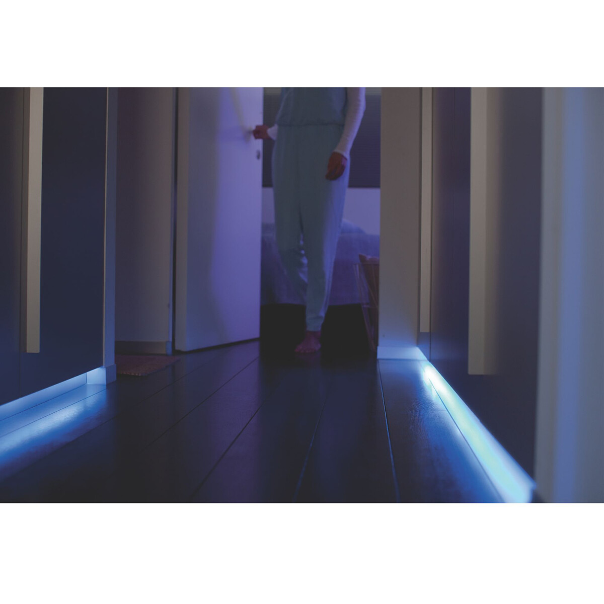 tasma-led-philips-hue-baza-wc-ambiance-plus-v4-2-metry-1opis-3.jpg