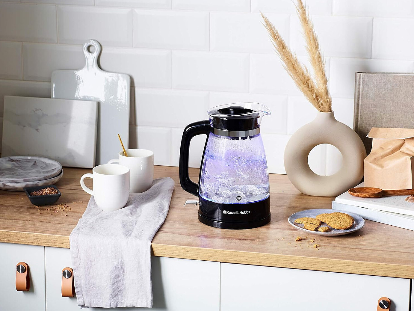 czajnik-elektryczny-russell-hobbs-classic-glass-26080-70-1.jpg