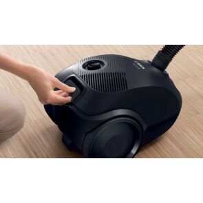 odkurzacz-workowy-bosch-serie-2-bgbs2lb1-przycisk.jpg