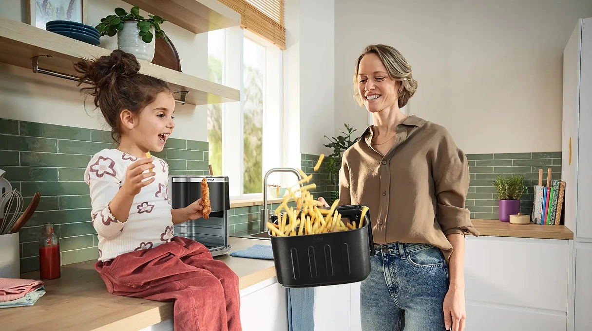 airfryer-frytkownica-beztluszczowa-bosch-serie-6-maf671c0-frytki.jpg