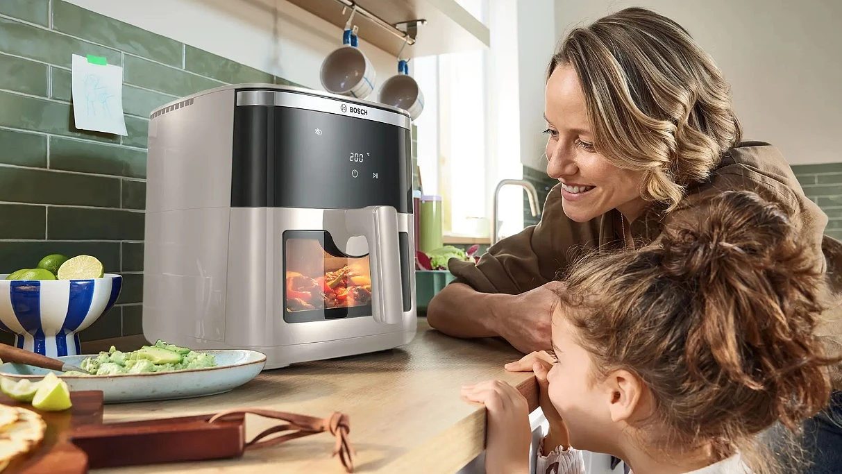 airfryer-frytkownica-beztluszczowa-bosch-serie-6-maf671c0-okienko.jpg