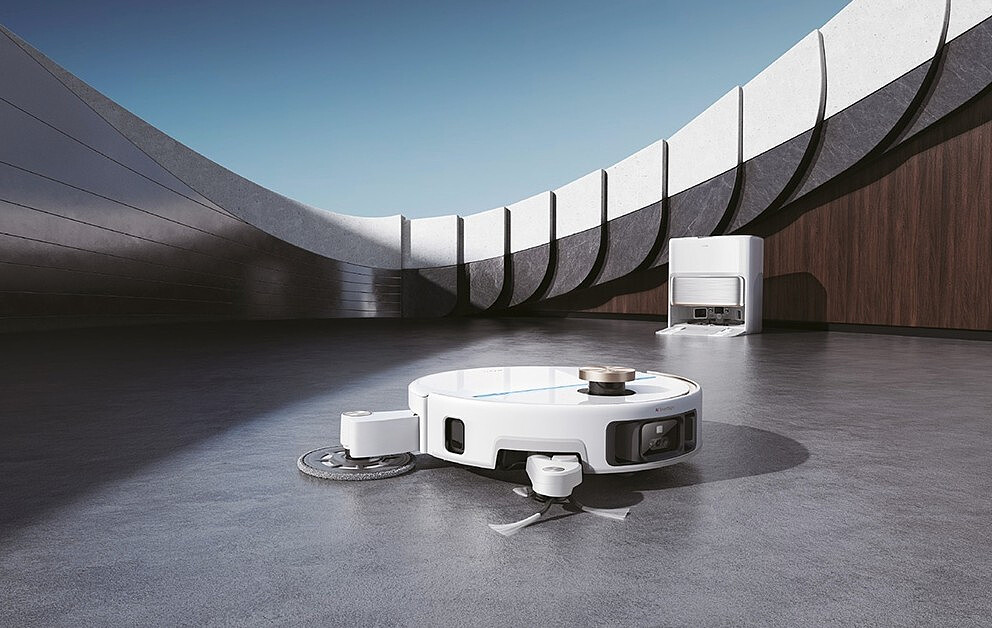 robot-sprzatajacy-mova-v70-ultra-complete-bialy-prezentacja.jpg